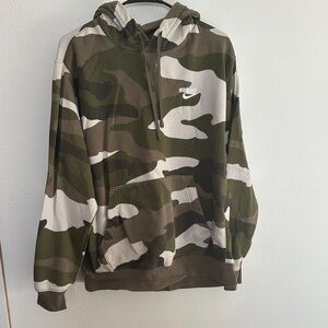 Nike Men's Green and Brown Camo Hoodie